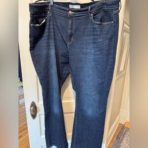 Signature by Levi Strauss Women’s Boot Cut Jeans in Dark Blue Denim